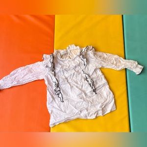 NWOT blouse w/ruffle design